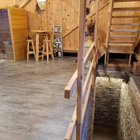 Echo Valley Hillside With Sauna - Two Bedroom With Sauna *